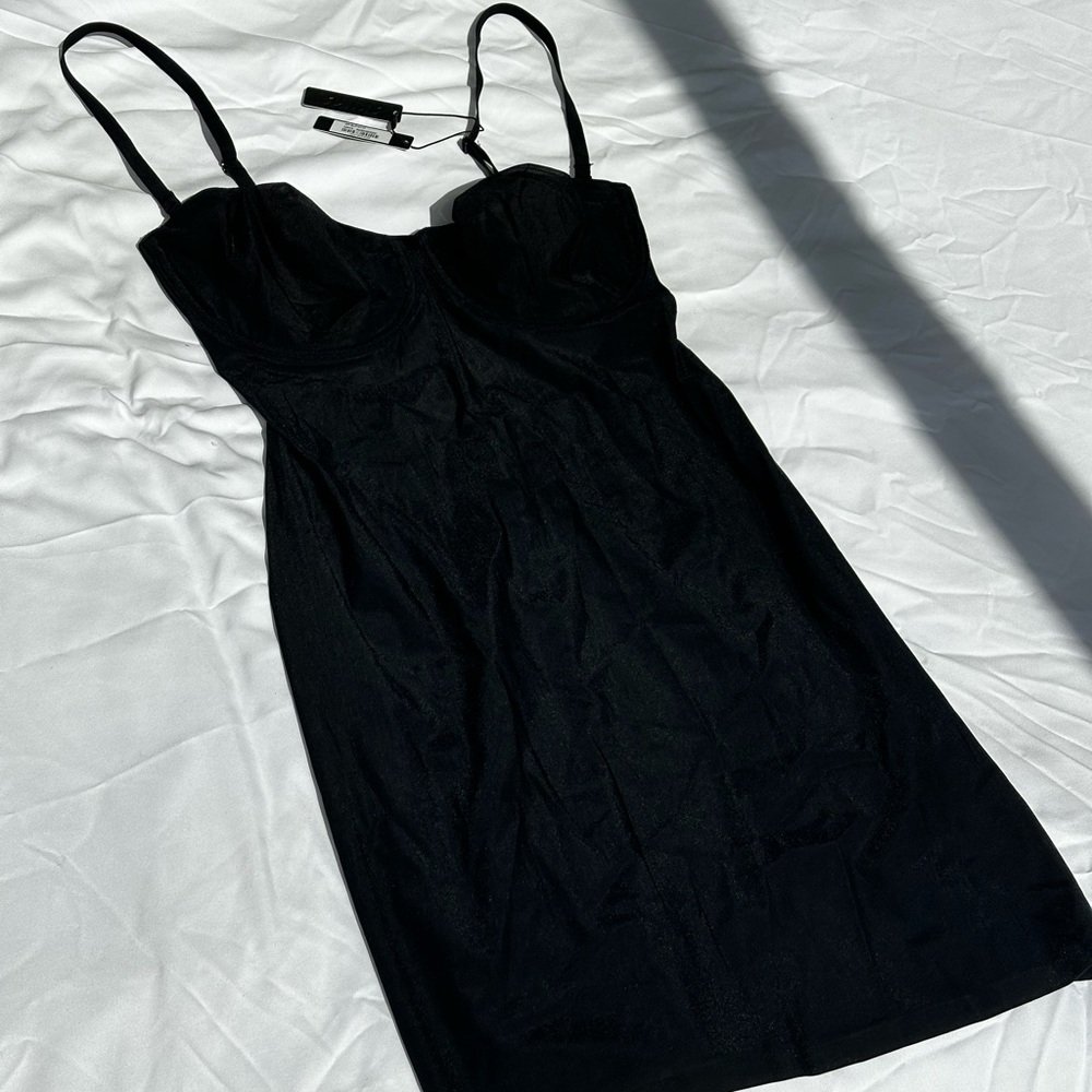 BRAND NEW SKIMS 34DD/32DDD Undergarment in Black